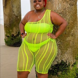 Plus size cut out neon coverup. Sizes 1XL-3XL. Runs very large.